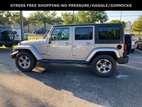 Used 2017 Jeep Wrangler Unlimited Sahara image 6