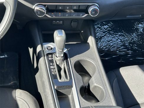 Used 2025 Nissan Altima 2.5 SV image 18