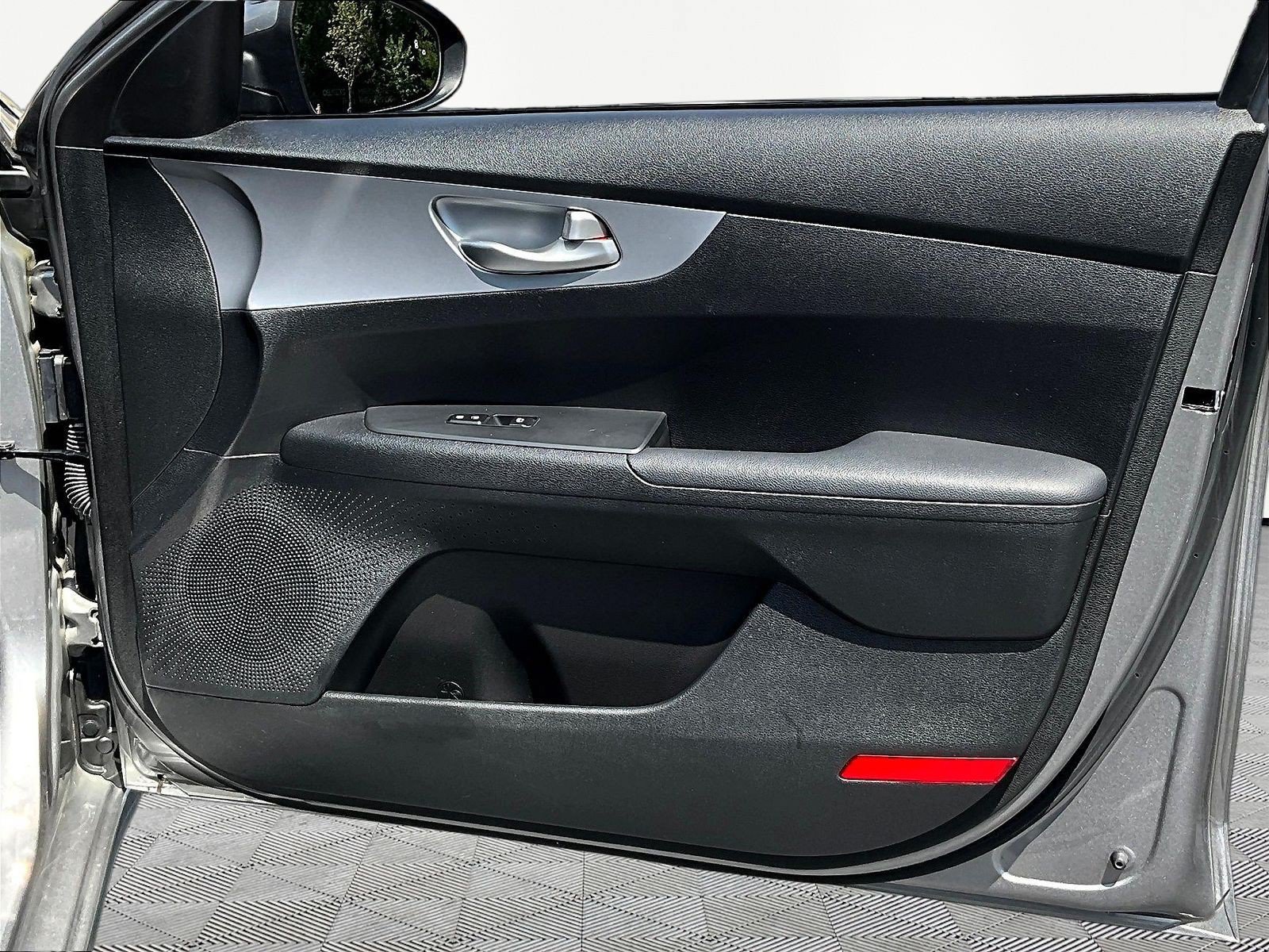 Used 2023 Kia Forte LXS w/ LXS Technology Package FWD image 27