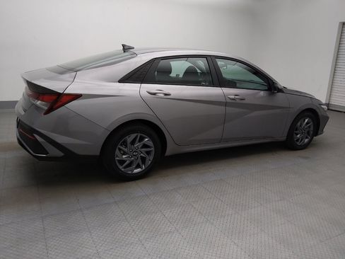 Used 2024 Hyundai Elantra SEL FWD image 10