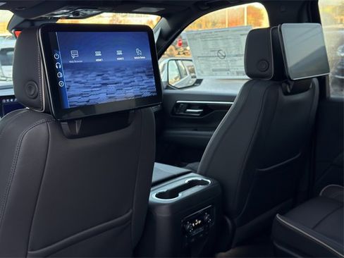 New 2026 Chevrolet Suburban Premier image 21