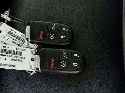 Used 2021 Jeep Grand Cherokee Limited AWD/4WD image 36