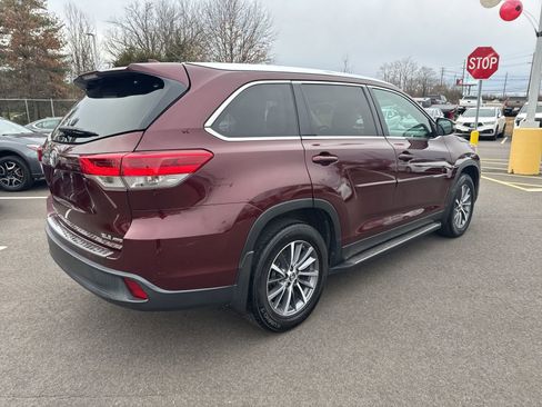 Used 2019 Toyota Highlander XLE image 5