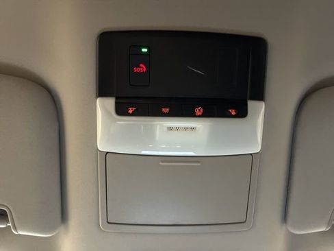 Used 2025 Nissan Pathfinder SL image 24