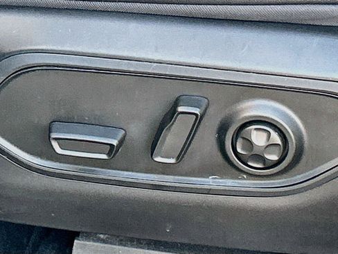 Used 2023 Jeep Grand Cherokee L Laredo AWD/4WD image 27