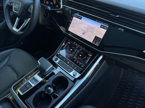 Used 2025 Audi Q7 3.0T Premium Plus image 32