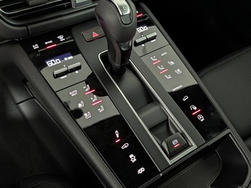 New 2026 Porsche Macan GTS AWD/4WD image 34