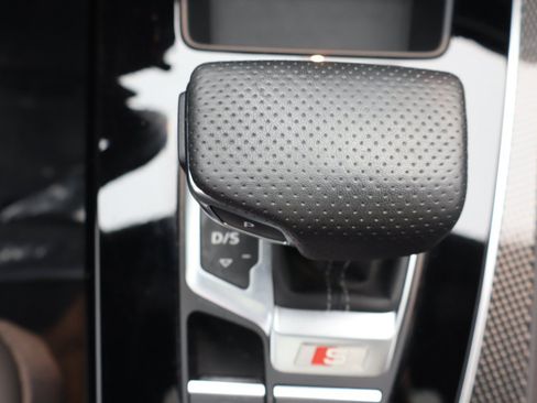 Used 2024 Audi SQ5 Premium Plus w/ S Sport Package AWD/4WD image 21