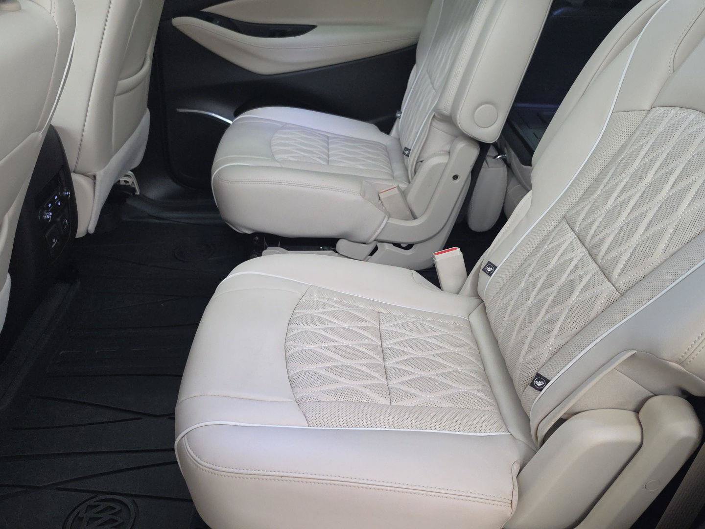 Used 2023 Buick Enclave Avenir w/ LPO, Floor Liner Package AWD/4WD image 15