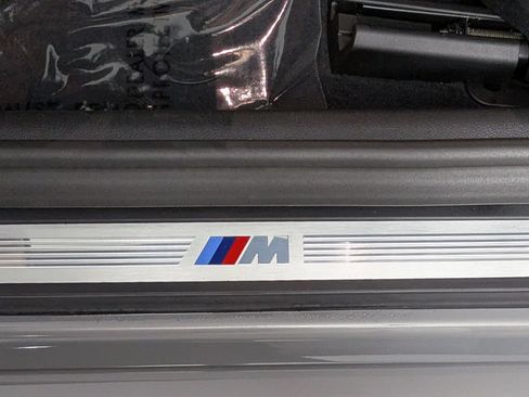 Used 2022 BMW 530e xDrive w/ Premium Package AWD/4WD image 15