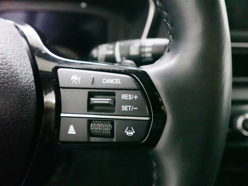 Used 2025 Honda Pilot Elite image 18