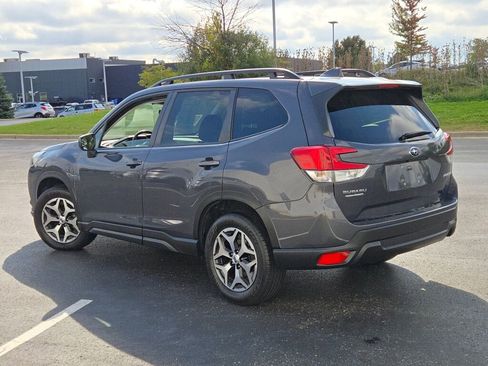 Used 2022 Subaru Forester Premium image 13