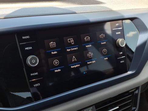Certified 2023 Volkswagen Taos SE w/ Black Wheel Package FWD image 27
