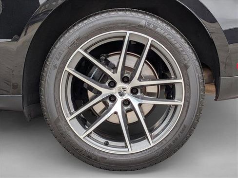 Used 2023 Porsche Macan image 27