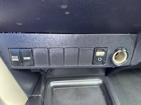 Used 2015 Toyota RAV4 XLE FWD image 24