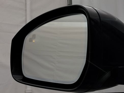 Used 2015 Land Rover Range Rover Sport HSE image 10