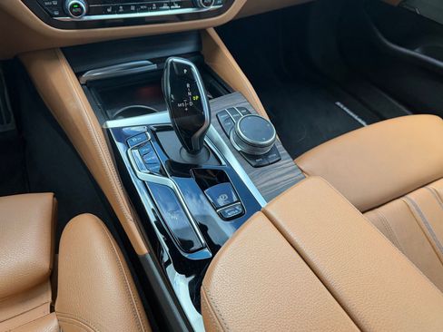 Used 2021 BMW 540i xDrive w/ M Sport Package image 17