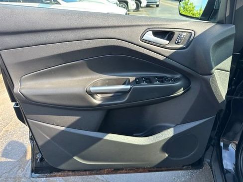 Used 2015 Ford Escape SE w/ SE Chrome Package FWD image 8