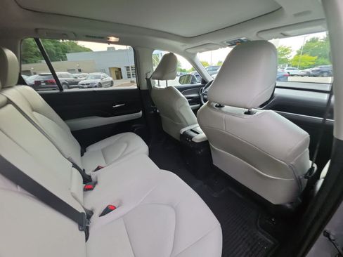 Used 2026 Toyota Grand Highlander AWD image 25