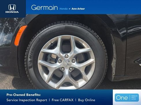 Used 2019 Chrysler Pacifica Limited FWD image 3