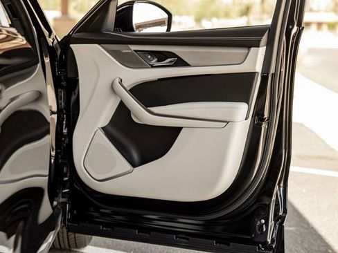 New 2026 Jaguar F-PACE R-Dynamic S image 25