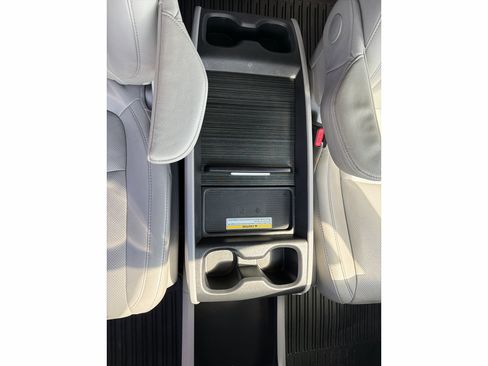 Used 2018 Honda Odyssey Elite image 12