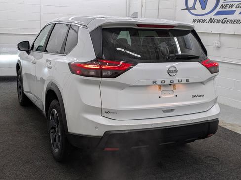 Used 2024 Nissan Rogue SV image 16