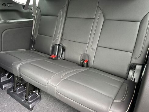 New 2025 Chevrolet Suburban Premier image 17