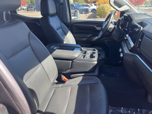 Used 2024 GMC Sierra 1500 SLT image 14