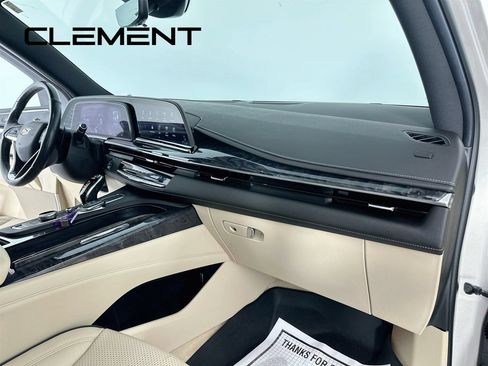 Used 2021 Cadillac Escalade Premium Luxury AWD/4WD image 37
