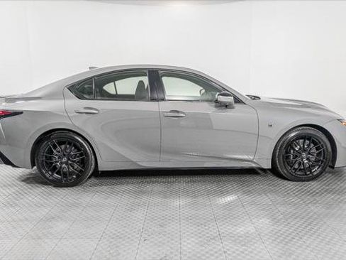 Used 2022 Lexus IS 500 image 9