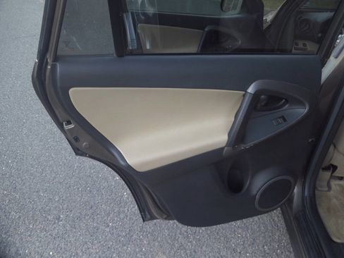 Used 2011 Toyota RAV4 Limited image 29