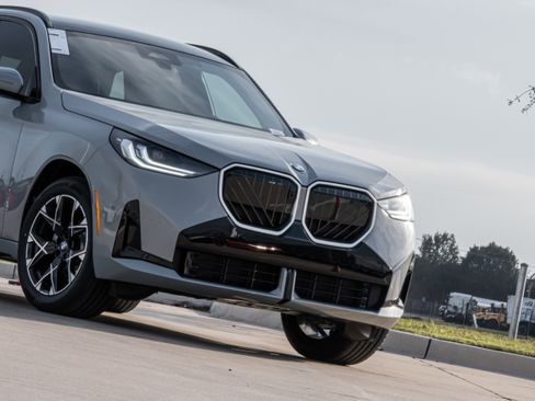 New 2026 BMW X3 xDrive30 w/ Premium Package image 5