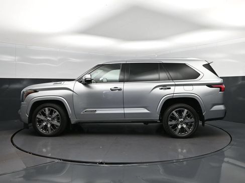 Used 2023 Toyota Sequoia Capstone AWD/4WD image 4