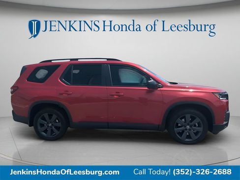 New 2026 Honda Pilot Sport image 3