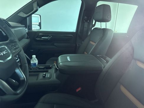 Certified 2025 GMC Sierra 2500 AT4 w/ AT4 Premium Plus Package image 9