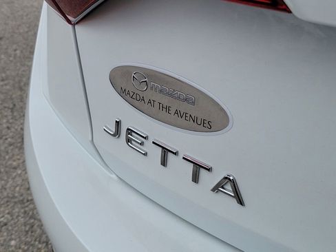 Used 2024 Volkswagen Jetta SE w/ Panoramic Sunroof Package FWD image 7