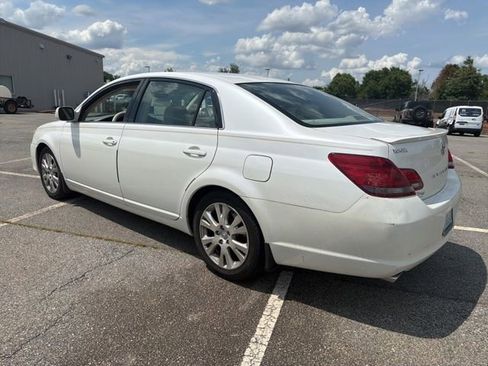 Used 2008 Toyota Avalon XLS FWD image 4