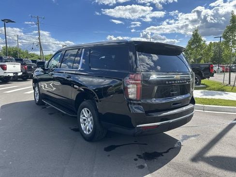 Used 2022 Chevrolet Suburban LT AWD/4WD image 2