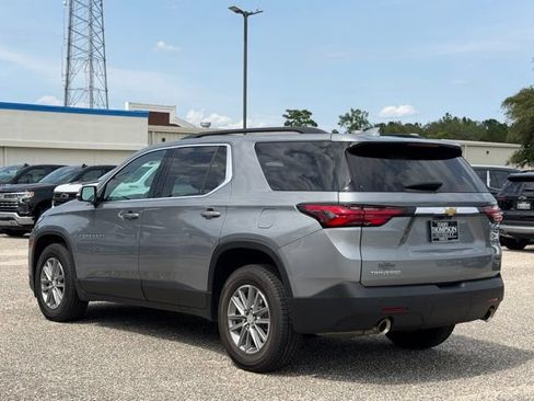 Used 2023 Chevrolet Traverse LT FWD image 7