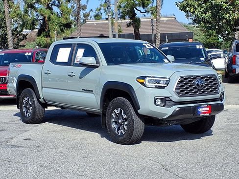 Used 2023 Toyota Tacoma TRD Off-Road w/ Advanced Technology Package AWD/4WD image 6