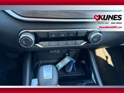 Used 2024 Nissan Altima 2.5 SV image 18