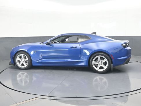 Used 2023 Chevrolet Camaro LT image 3