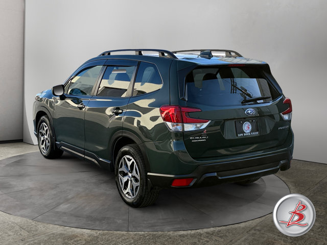Used 2023 Subaru Forester Premium AWD/4WD image 5