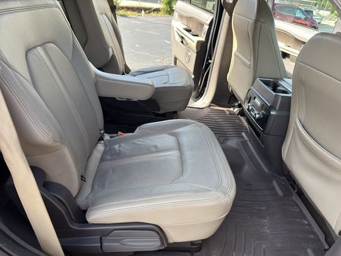 Used 2020 Ford Expedition Limited RWD image 33