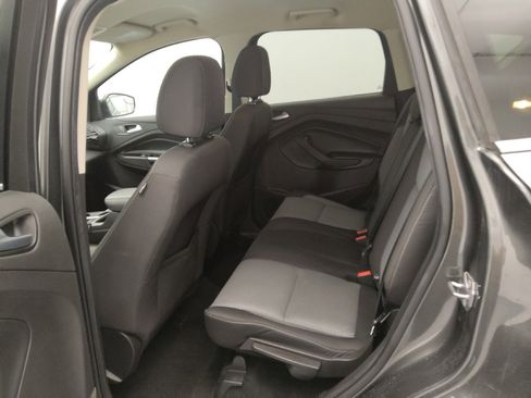 Used 2017 Ford Escape SE image 18