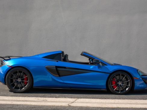 Used 2018 McLaren 570S Spider RWD image 44