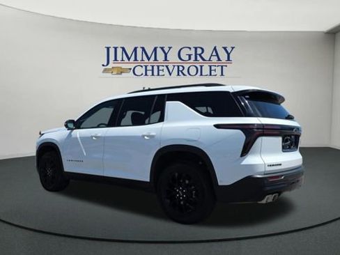 Used 2026 Chevrolet Traverse LT w/ Enhanced Driving Package FWD image 3