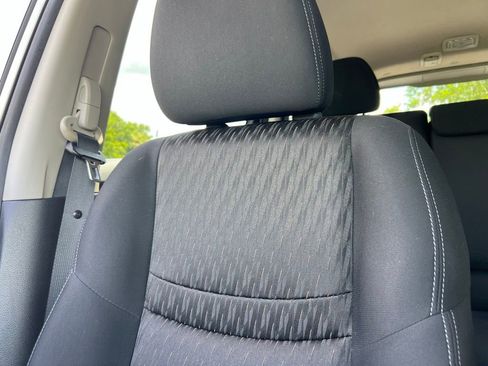 Used 2017 Nissan Rogue SV FWD image 22