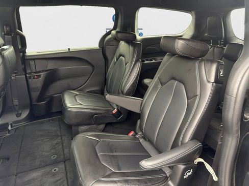 Used 2026 Chrysler Pacifica Select FWD image 14